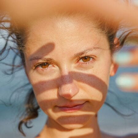 Indice de protection solaire 100: est-ce vraiment utile?